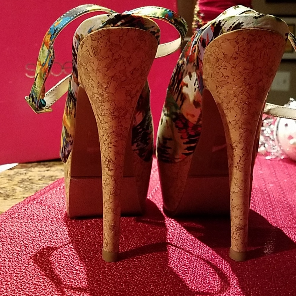 High heals - Picture 4 of 6